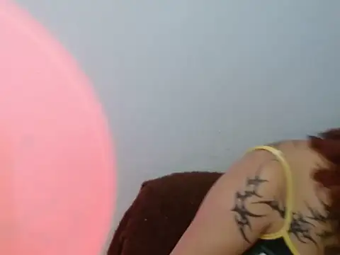 Victoria-Moon's Live XXX Chat