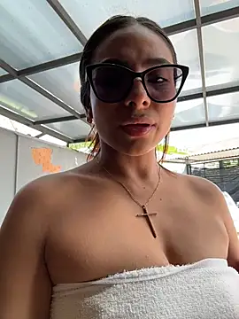 Chat XXX ao vivo de amira_cute2