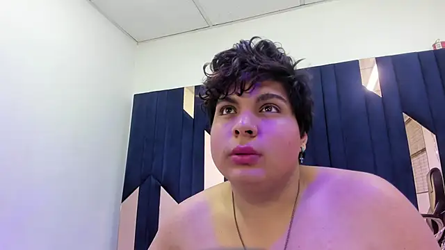 צ'אט XXX בשידור חי של IsabelavillalbasSS