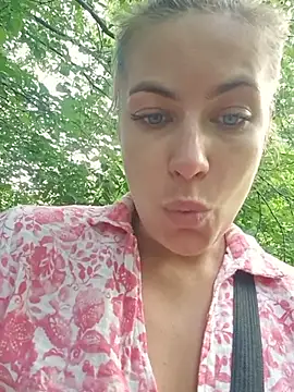 Keli_Jessi Adlı Modelin Canlı XXX Sohbeti