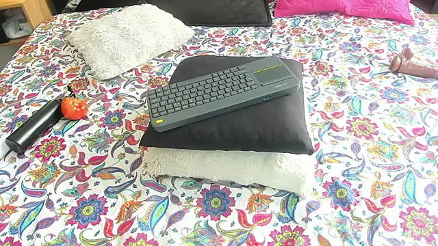 mask_red_girl Chat XXX in diretta