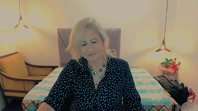 ScarletHoot_'s Webcam Show