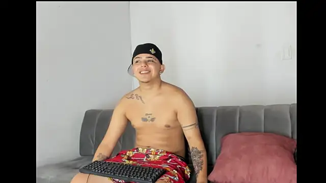 Charlie_Scorpion live XXX chat