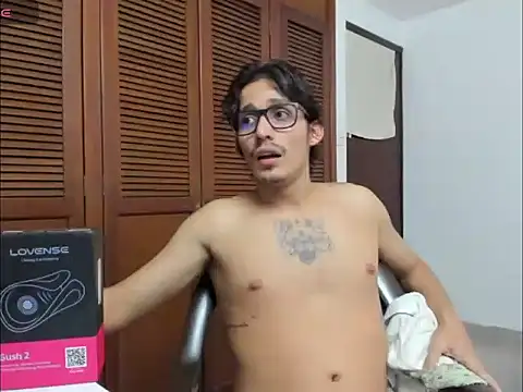 SrIncognito666 Adlı Modelin Canlı XXX Sohbeti