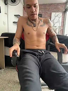 AlphaMasterXxx Live XXX-Chat