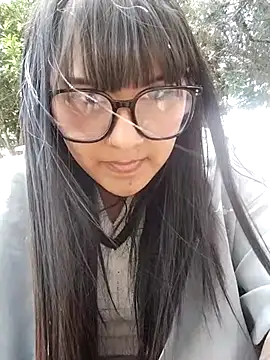 Emily-7 Chat XXX live