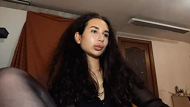 צ'אט XXX בשידור חי של HazyLoom