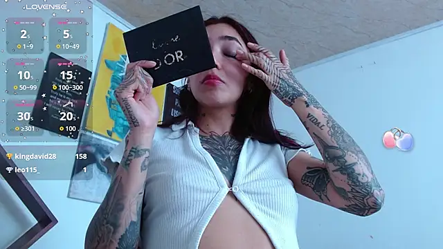 ZoeBakers_'s Live XXX Chat