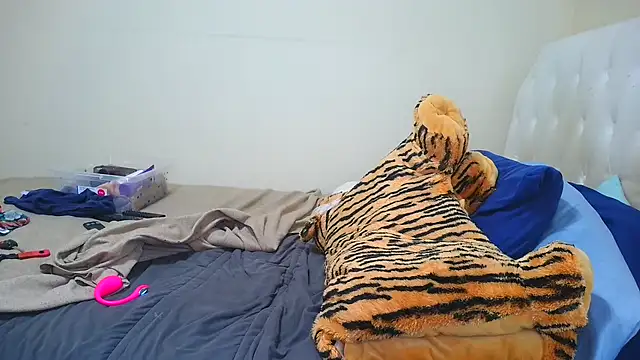 Prettylondond Chat XXX live