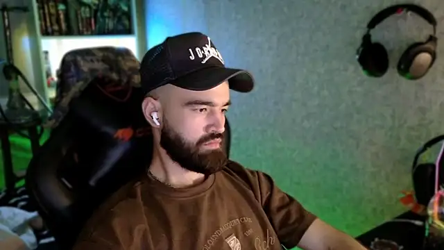 Chatroom XXX en direct de _Serious_Man