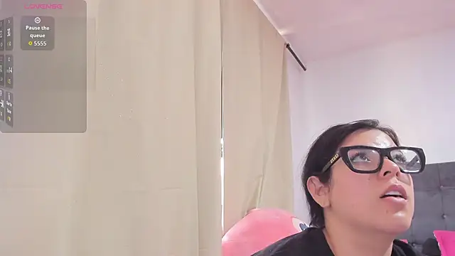 Kylie2211 Live XXX-Chat