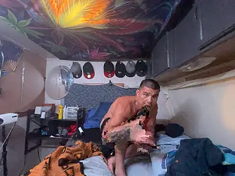 OmarSalasxh33 Show in webcam