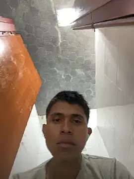 elpri2324 Show in webcam