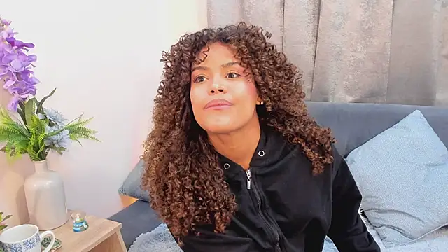 دردشة Amelia_bss الجنسية المباشرة