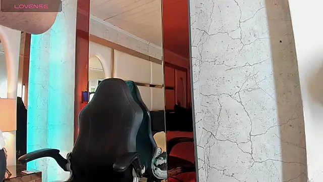 Raziel_Duskbane Show in webcam