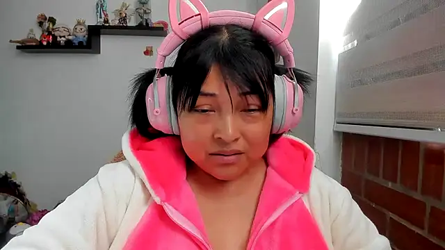 XXX chat uživo modela Shaddycute_