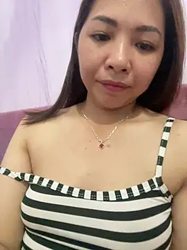 Phiea-nc94's Live XXX Chat