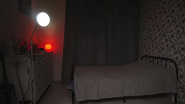 Chat XXX en directo de PixieMeow_