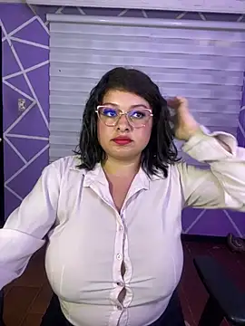 XXX chat uživo modela MiiaaJoness