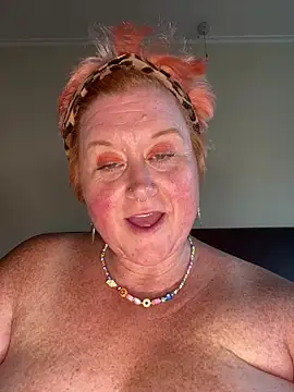 BustyRedxx 라이브 XXX 채팅