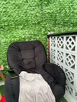 Chatroom XXX en direct de MELIZ_QUEEN