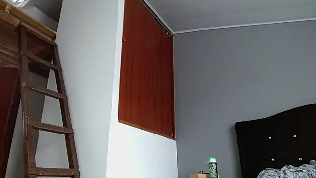 Emilia_1995's Live XXX Chat