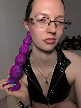 MrsCrazy18 Adlı Modelin Canlı XXX Sohbeti