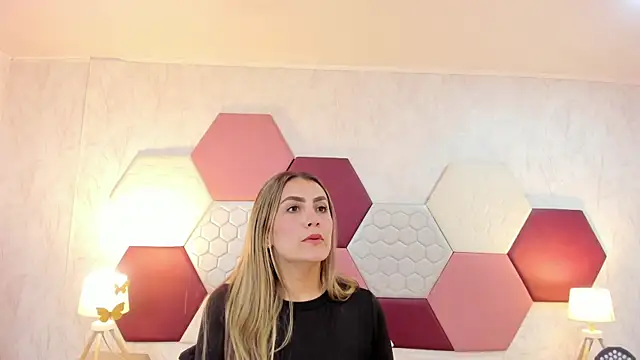 Chat +18 de AriaRous ao vivo