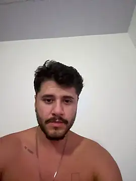 Chat XXX ao vivo de guzzfit