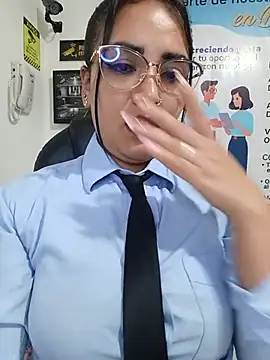 Chat +18 de MAYE__13 ao vivo