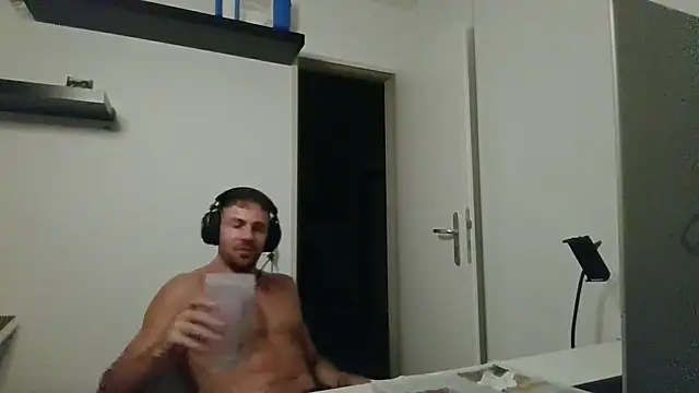 alpha-hunk Live XXX-Chat