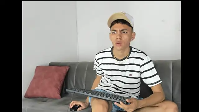 Chat XXX Live Charlie_Scorpion