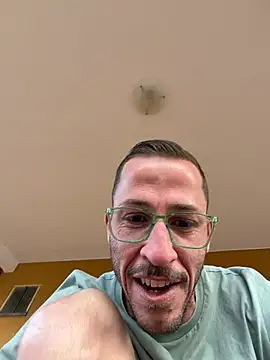 MeladoDiMel Adlı Modelin Canlı XXX Sohbeti