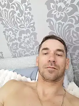 FreeRider111's Live XXX Chat