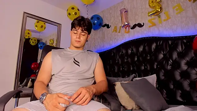 Czat XXX na żywo – MaxCruz_