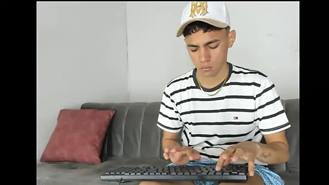 Chat XXX en directo de Charlie_Scorpion