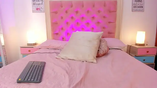 AmbarClarck's Live XXX Chat