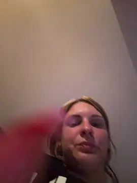 kinkysarahx 现场XXX聊天