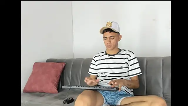 แชท XXX สดของ Charlie_Scorpion