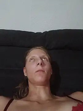 XXX chat uživo modela LenaGoldi