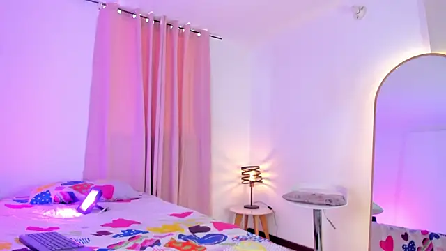 Aleja_arango1 Adlı Modelin Canlı XXX Sohbeti