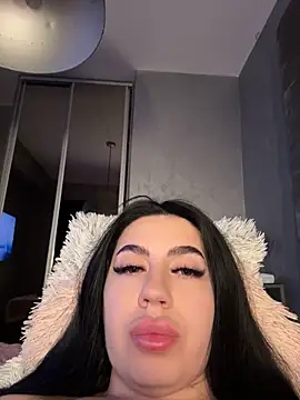 Andrestarr Adlı Modelin Canlı XXX Sohbeti
