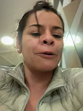 Dr_Nathalia_28: διαδικτυακό σόου στην κάμερα