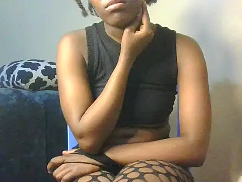 sexycutiey Adlı Modelin Canlı XXX Sohbeti