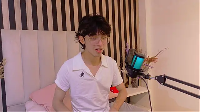 Twink_Sebas7 现场XXX聊天
