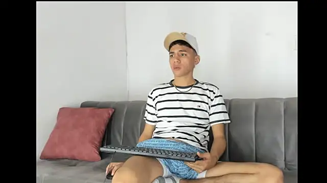XXX chat uživo modela Charlie_Scorpion