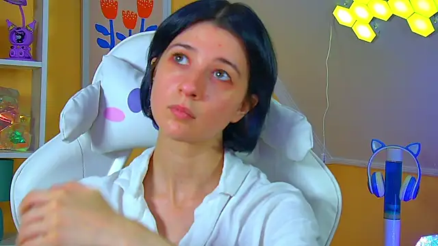 AnneAvelin Chat XXX in diretta