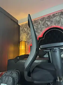 XXX chat uživo modela DilanMiller_