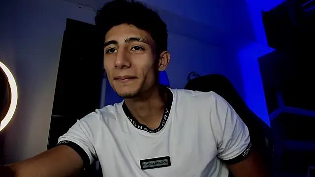 MaxiimoRomano_'s Live XXX Chat