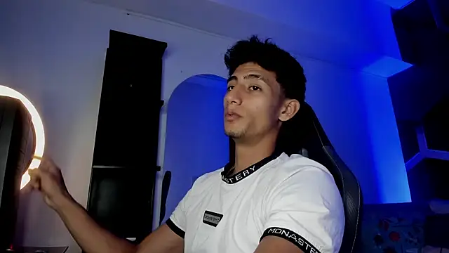 XXX chat uživo modela MaxiimoRomano_